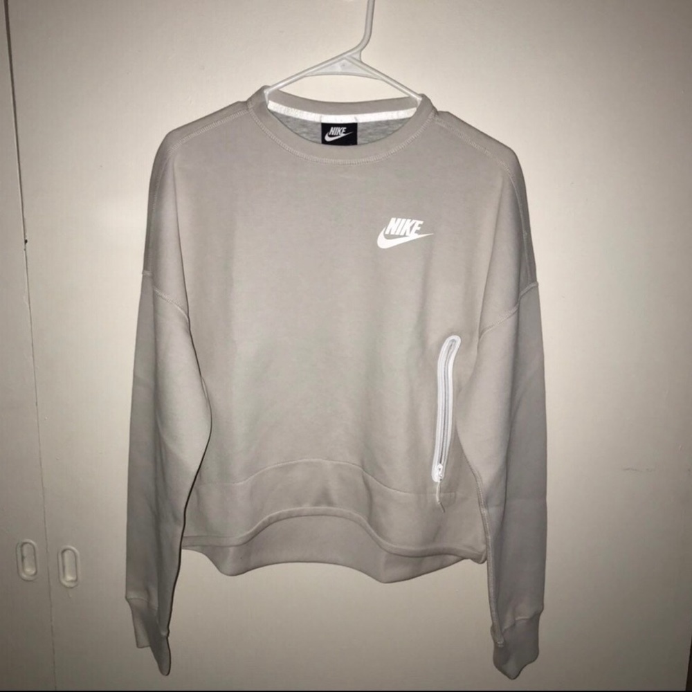 Nike Women's Tech Fleece Sweatshirt [L]